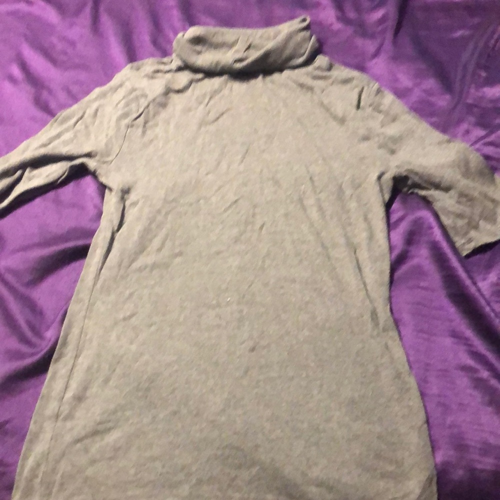 Grey fitted turtle neck